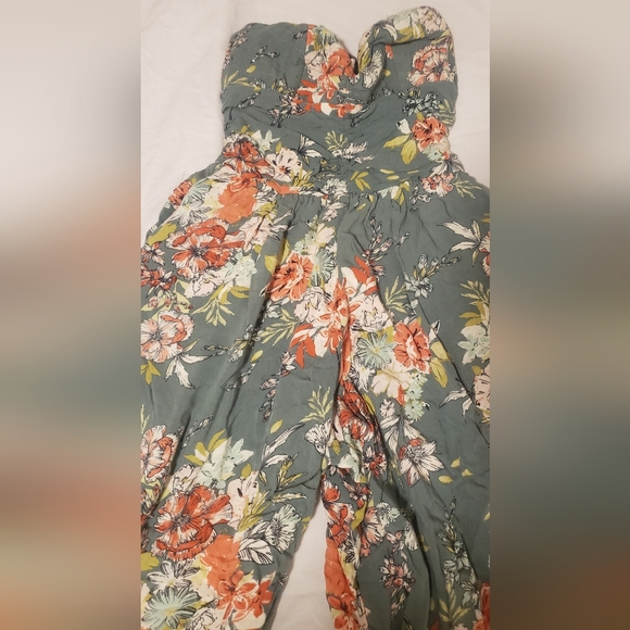 Floral Jumpsuit Medium - Picture 2 of 4
